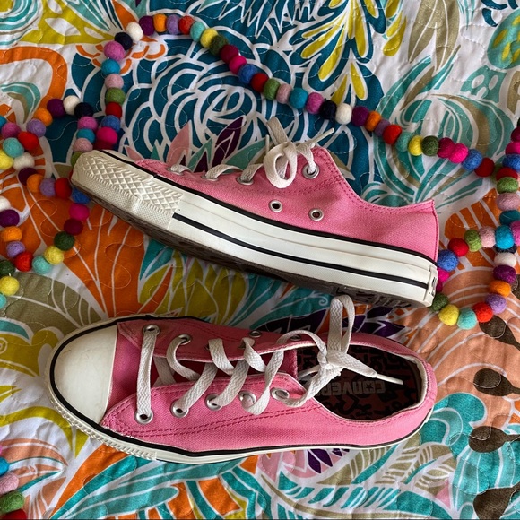 💕Bubblegum Pink Converse💕 - Picture 6 of 6